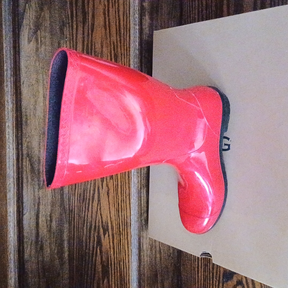 UGG - Picture 4 of 5